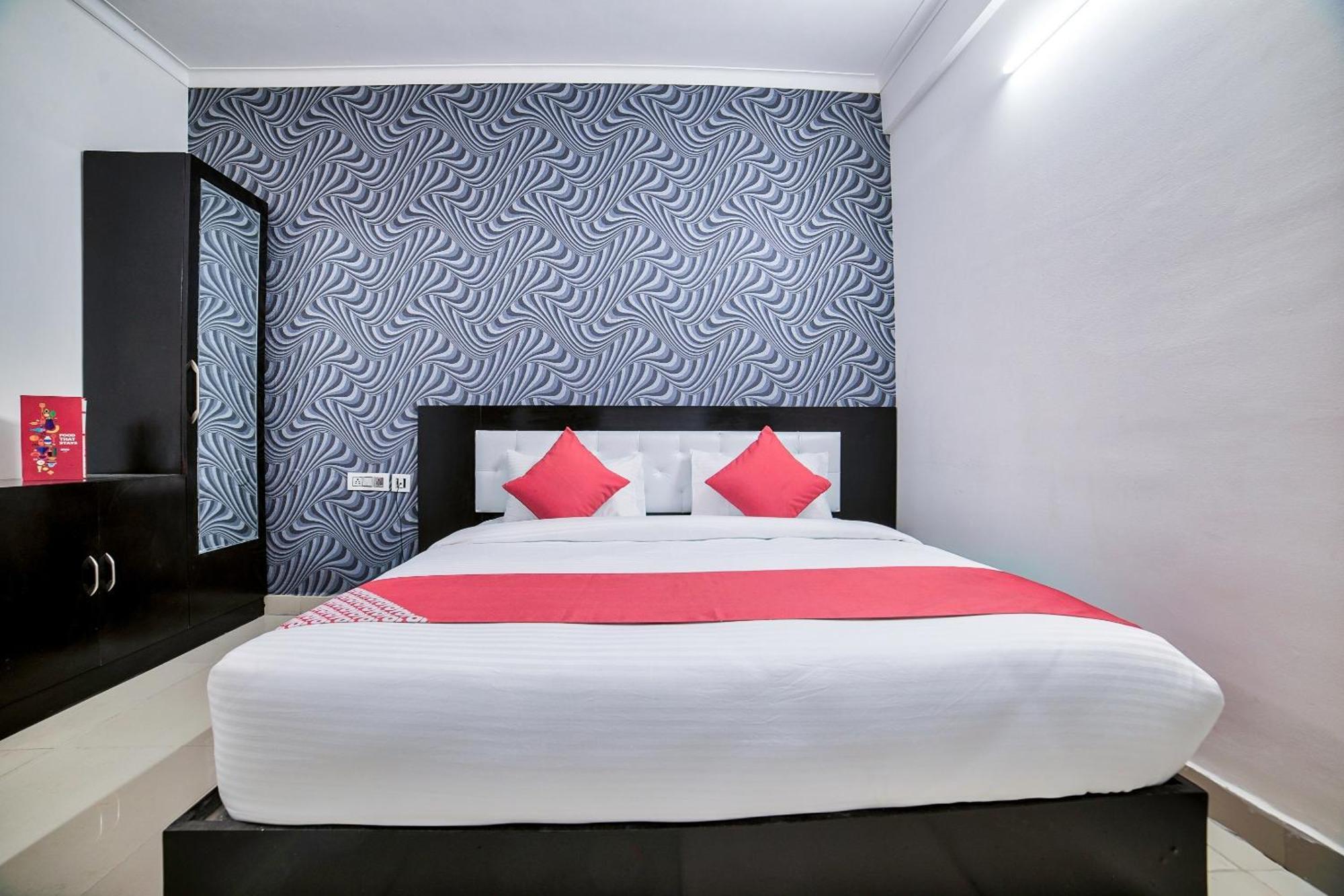 Hotel O Crown Residency Faridabad Esterno foto