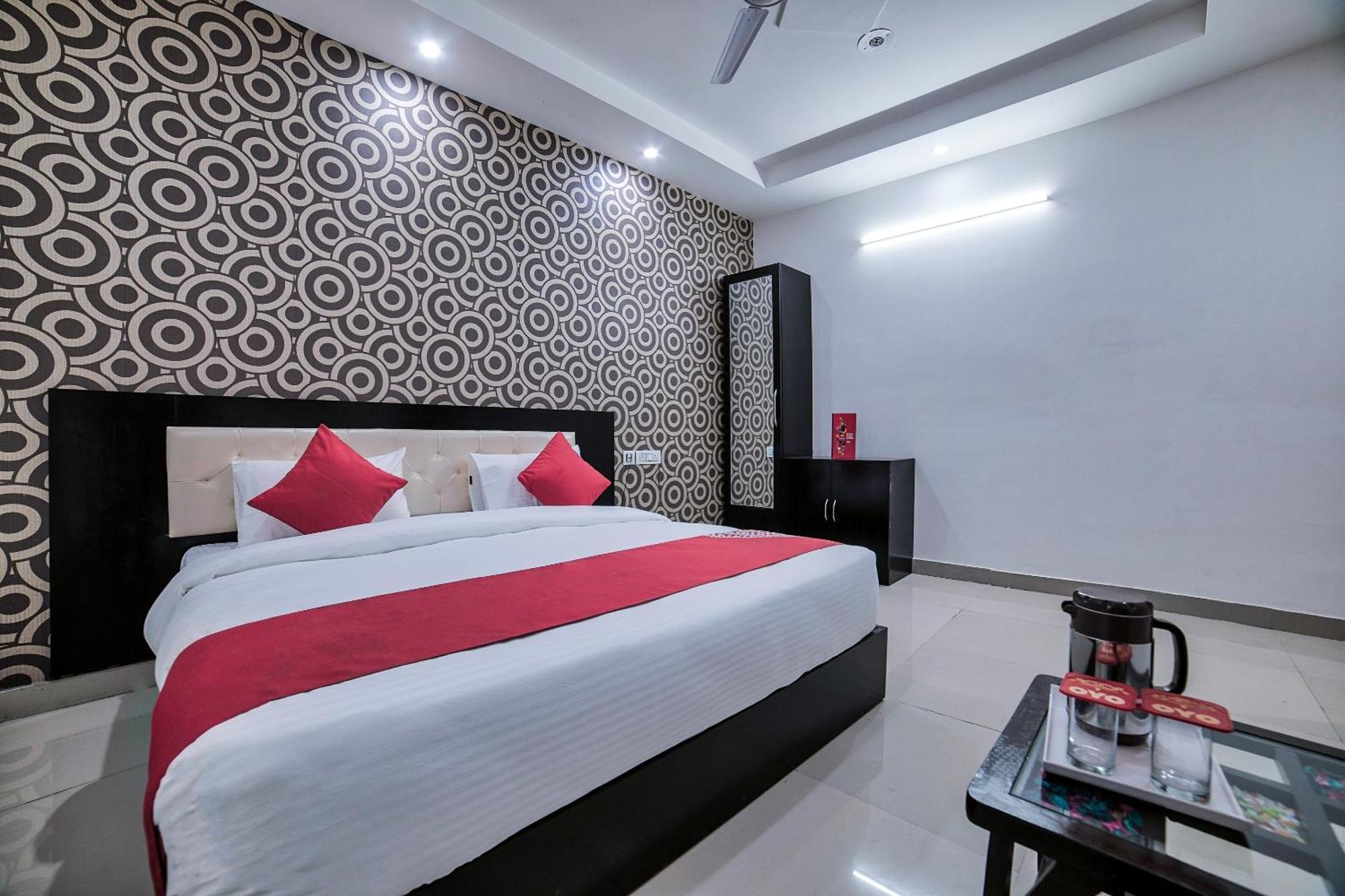 Hotel O Crown Residency Faridabad Esterno foto