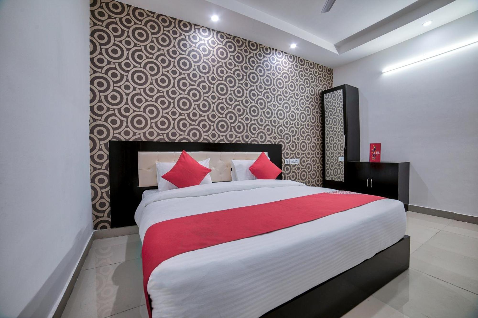 Hotel O Crown Residency Faridabad Esterno foto